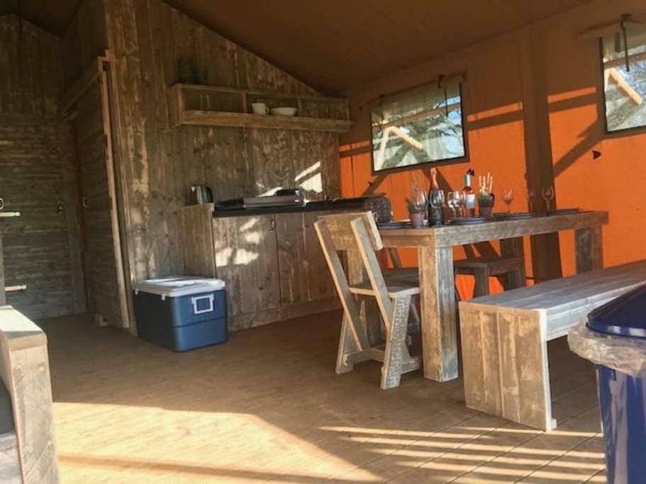 צ'לטנהם Lapwing Safari Tent מראה חיצוני תמונה
