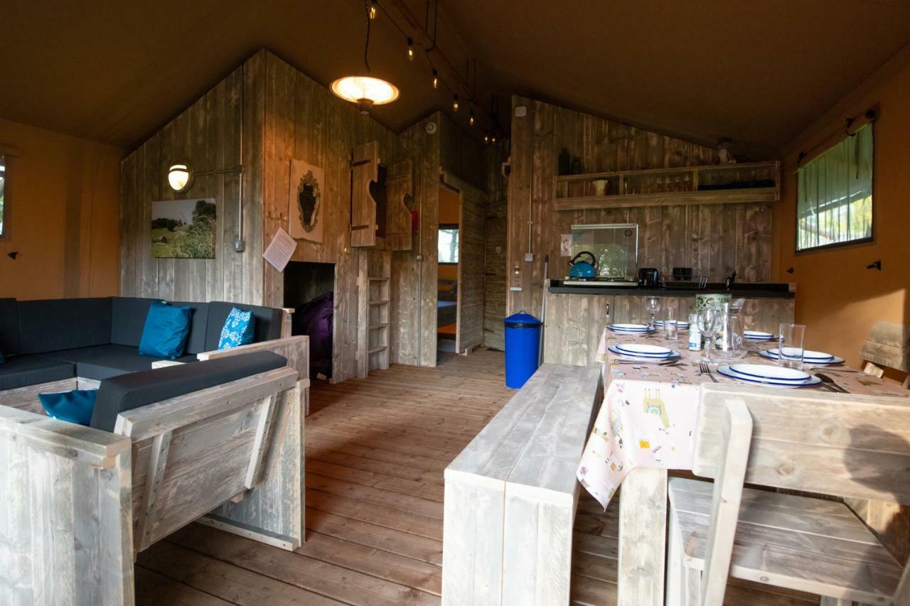 צ'לטנהם Lapwing Safari Tent מראה חיצוני תמונה